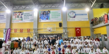 Kocasinanda-milli-ve-manevi-degerlere-bagli-sporcular-yetisiyor
