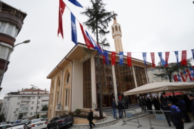 Uskudar-Gumussu-Camii-yeniden-ibadete-acildi-1024x683-1